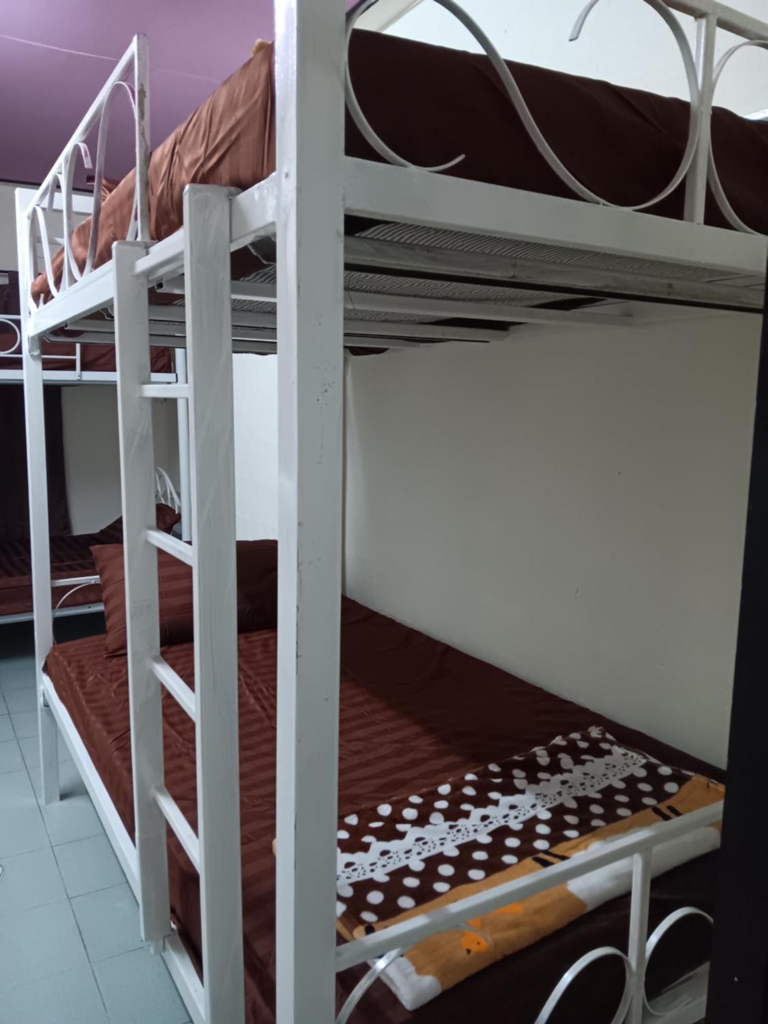 Hug Glur House Tour And Hostel (Adults Only) Chiang Mai Esterno foto