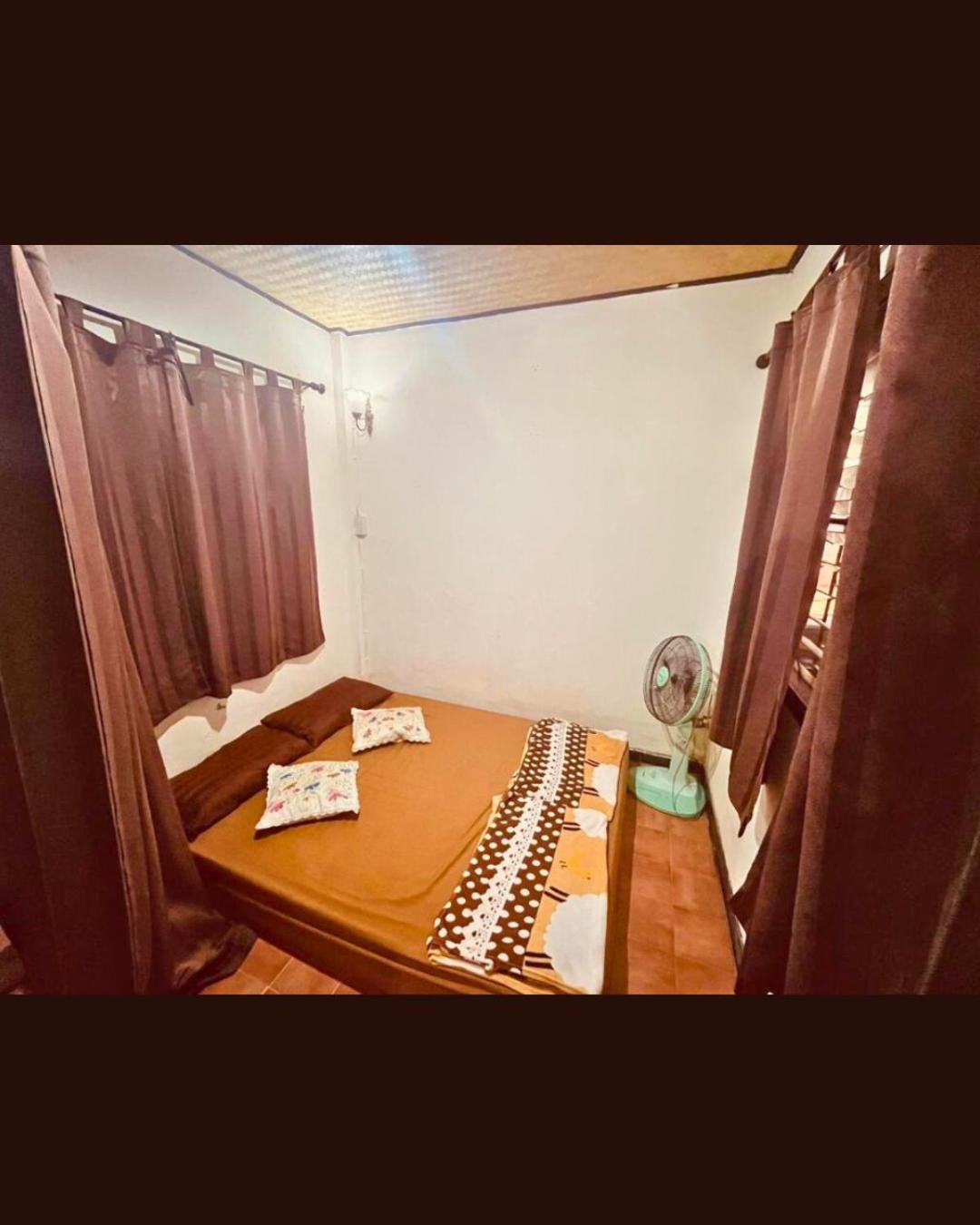 Hug Glur House Tour And Hostel (Adults Only) Chiang Mai Esterno foto