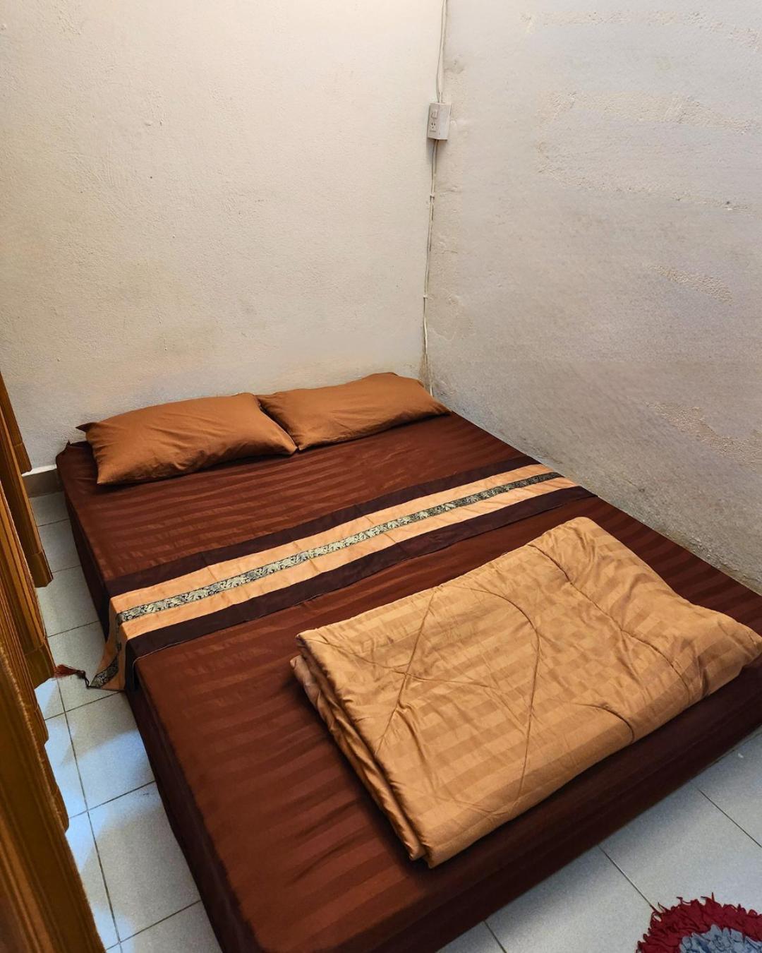 Hug Glur House Tour And Hostel (Adults Only) Chiang Mai Esterno foto