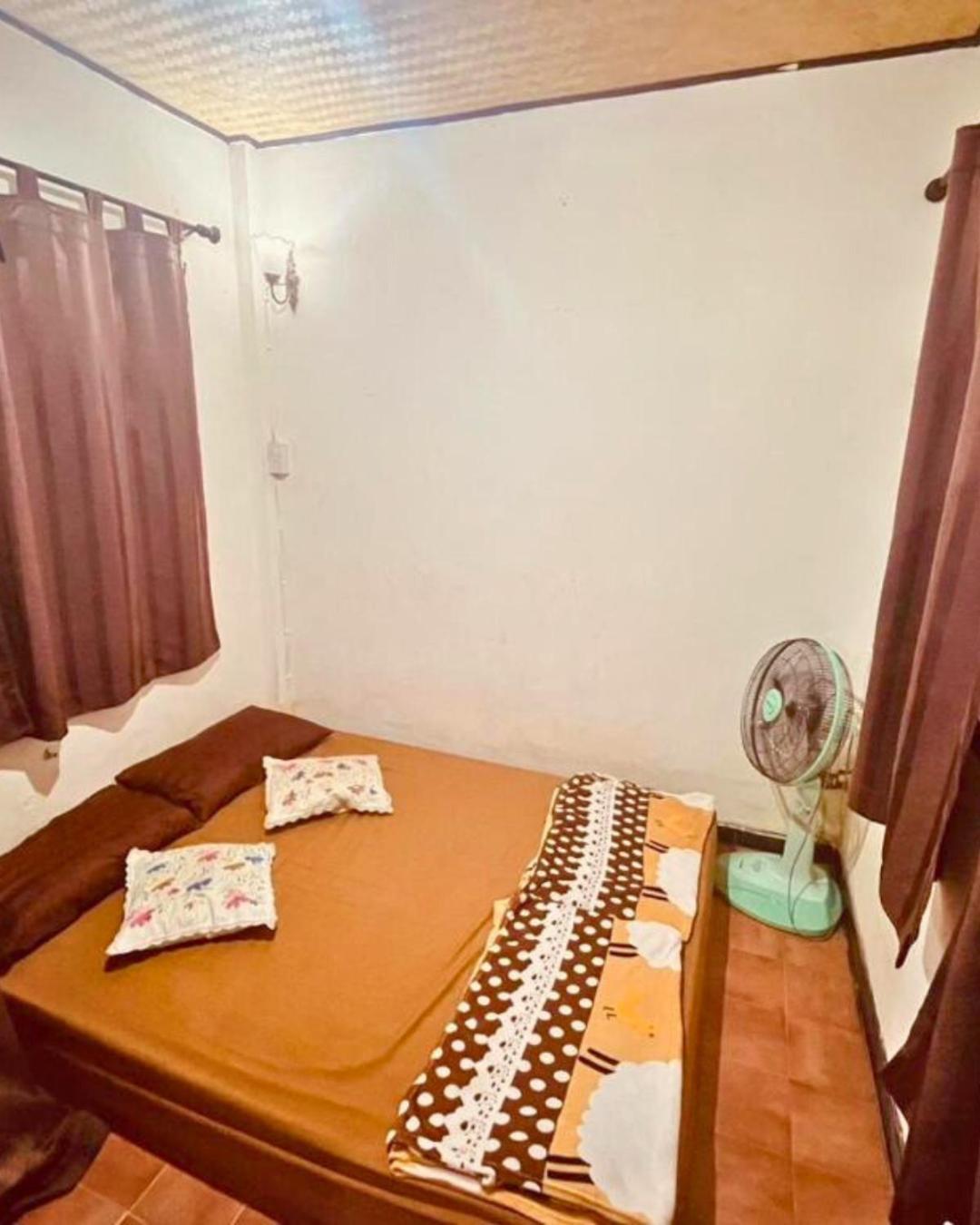 Hug Glur House Tour And Hostel (Adults Only) Chiang Mai Esterno foto