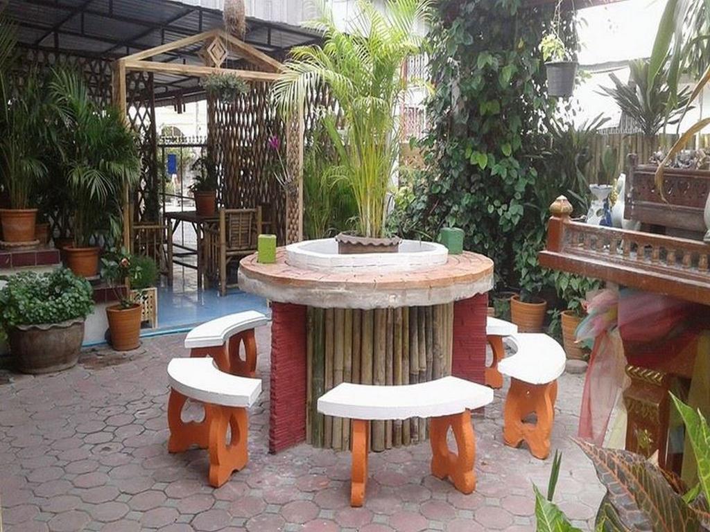 Hug Glur House Tour And Hostel (Adults Only) Chiang Mai Esterno foto
